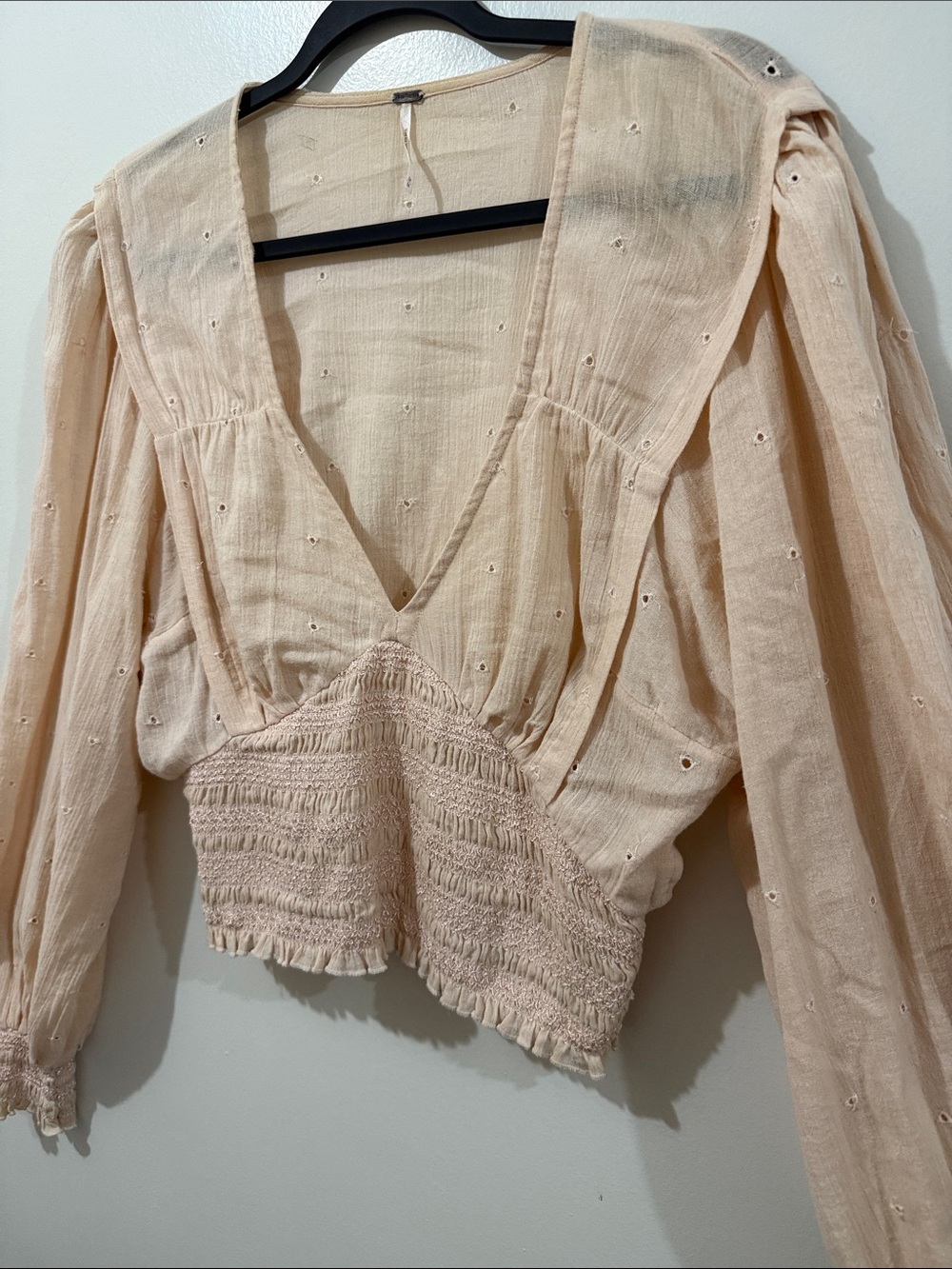 Free People Blush Pink Eyelet Smocked Waist Blouse Size Medium Feminine - Picture 4 of 11